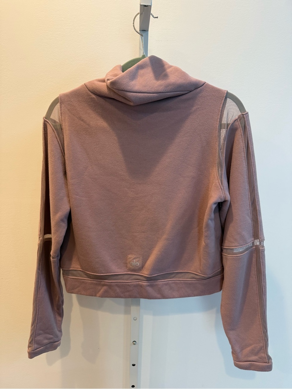 ALO Yoga Advance Mesh Inset Fleece Cropped Cowl Neck Sweatshirt Women Size M - Picture 2 of 8